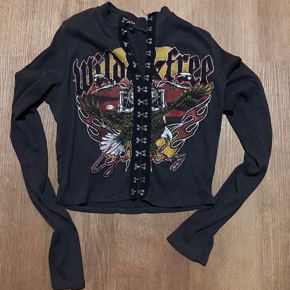 Wildfire black long sleeve graphic